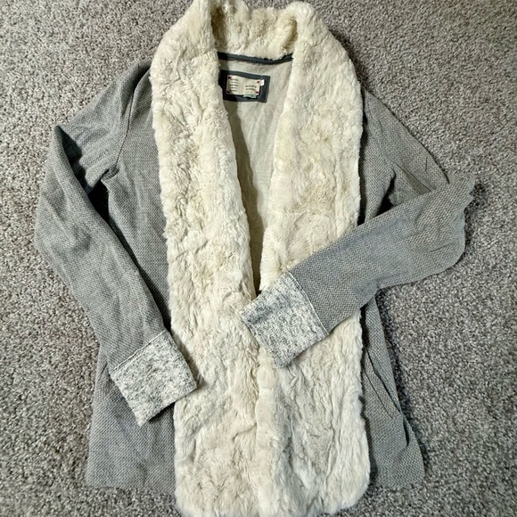 Anthropologie Moth Faux Fur Trim Open Front Cardigan – Gray – Size XS - Picture 3 of 4